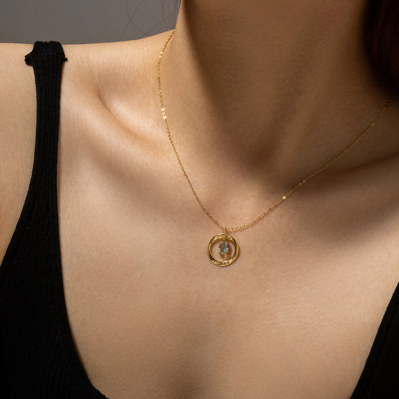 Emerald Circle Pendant Necklace | S925
